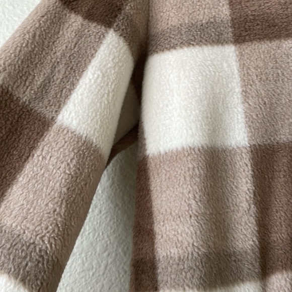 Abercrombie & Fitch Plaid Fleece Quarter Zip Sweater - Picture 3 of 6